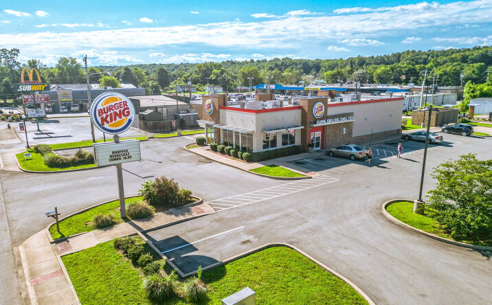 Pictures of Retail property located at 303 West Main St., Waverly, TN 37185 for sales - image #1