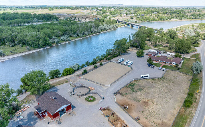 Pictures of Multifamily property located at 1650 Nahmis Avenue, Huntley, MT 59037 for sales - image #1