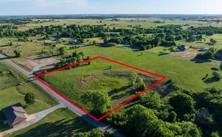 Pictures of Land property located at 4 W County Road, Tuttle, OK 73089 for sales - image #1
