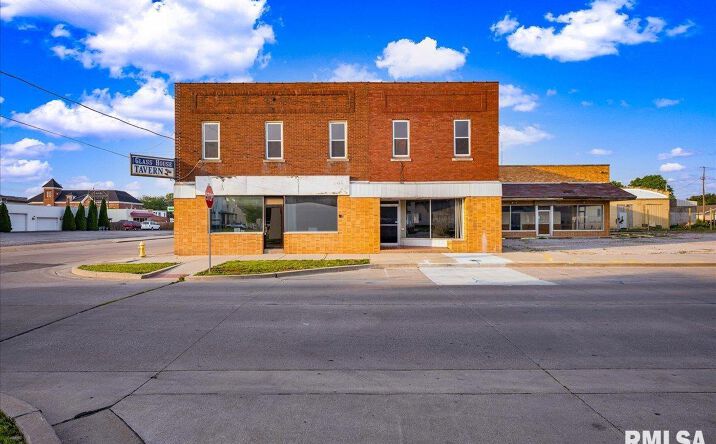 Pictures of Land property located at 700 Pulaski Street, Lincoln, IL 62656 for sales - image #1