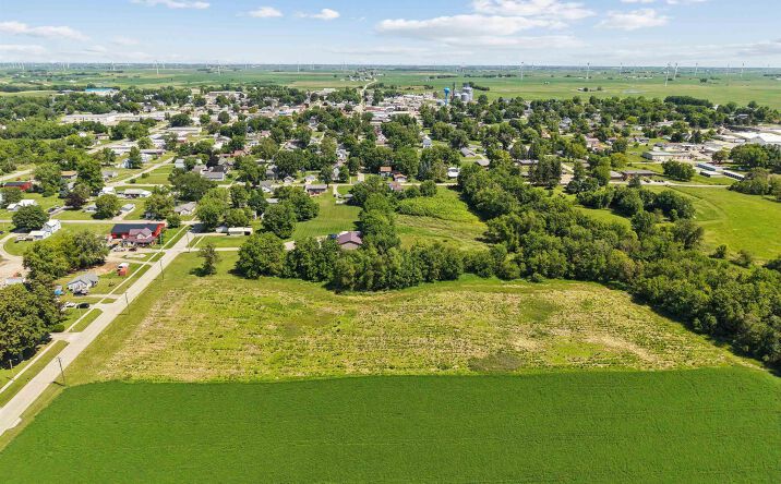 Pictures of Land property located at 807 S 3rd Street, Montezuma, IA 50171 for sales - image #1