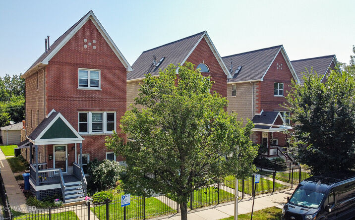 Pictures of Multifamily property located at 3761 S Lake Park Avenue, Chicago, IL 60653 for sales - image #1