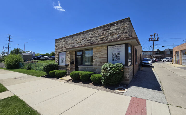 Pictures of Retail, Office property located at 38 N Broadway Street, Des Plaines, IL 60016 for sales - image #1