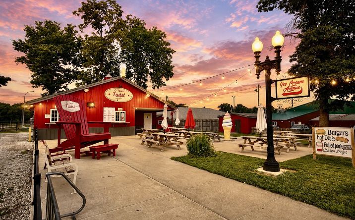Pictures of Business for Sale, Retail property located at 122 E Calumet Street, Centralia, IL 62801 for sales - image #1