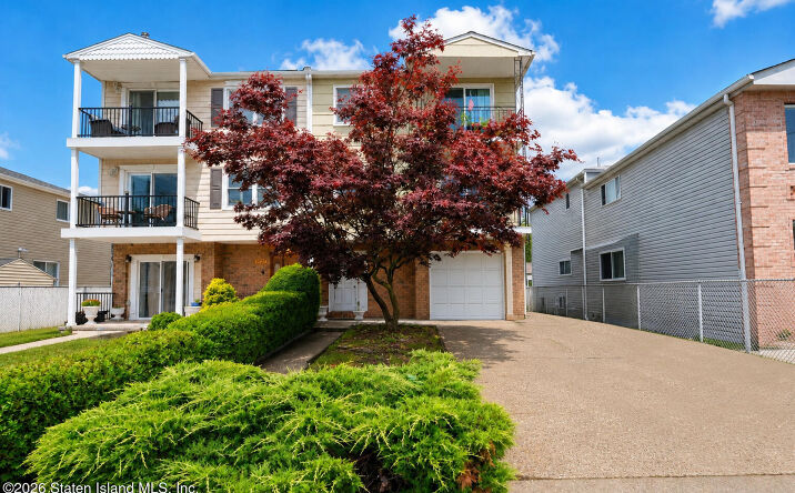 Pictures of Multifamily property located at 3295 Victory Boulevard, Staten Island, NY 10314 for sales - image #1