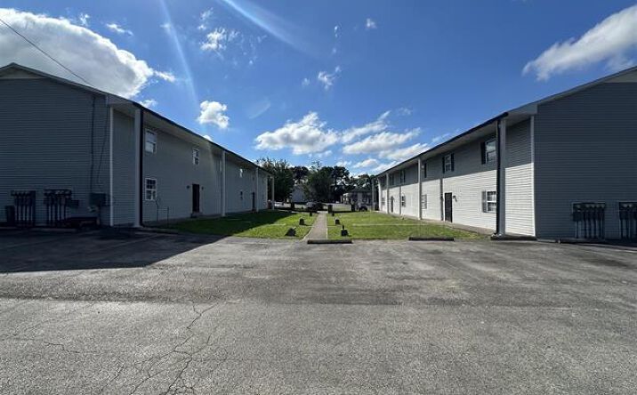Pictures of Multifamily property located at 2039 Rock Creek Drive, Bowling Green, KY 42101 for sales - image #1