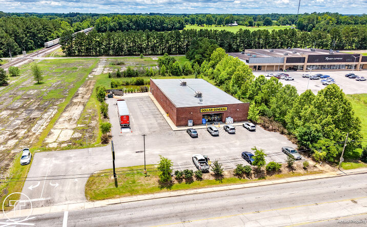Pictures of Retail property located at 409 West McIntyre Street, Mullins, SC 29574 for sales - image #1
