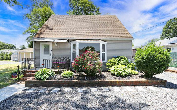 Pictures of Multifamily property located at 622 E Tampa Avenue, Villas, NJ 08251 for sales - image #1