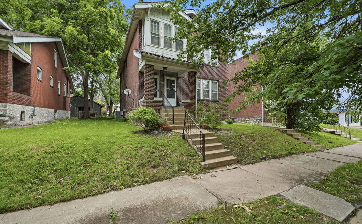 Pictures of Multifamily property located at 4915 Nottingham Avenue, St. Louis, MO 63109 for sales - image #1