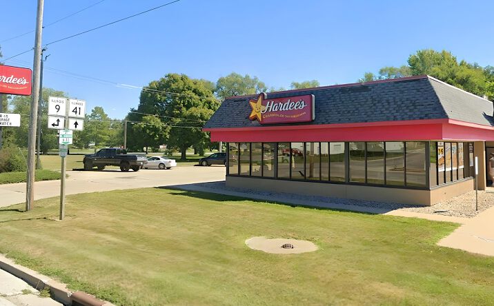 Pictures of Retail property located at 220 Green Street, Bushnell, IL 61422 for sales - image #1