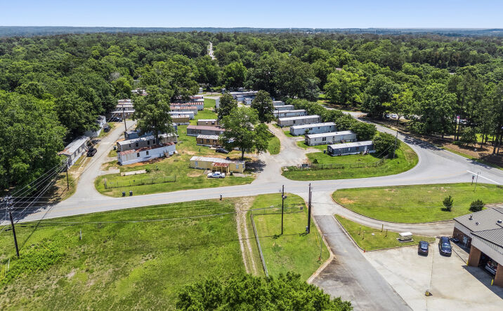 Pictures of Mobile Home Park property located at 105 Ivey Dr. SW, Milledgeville, GA 31061, 147 N. Main St, Milledgeville, GA 31061 for sales - image #1