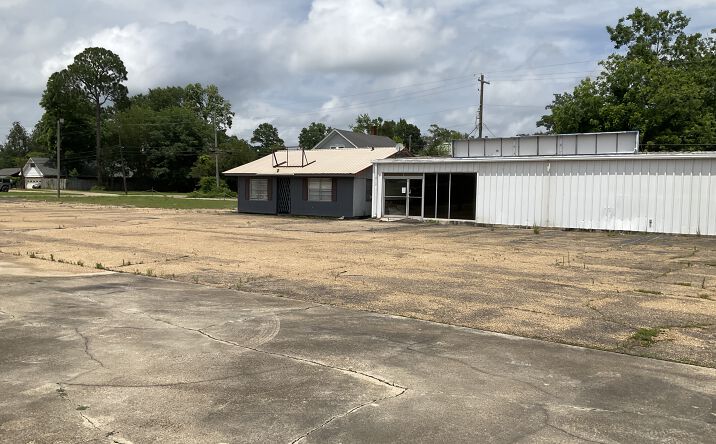 Pictures of Retail, Office, Mixed Use property located at 501 MAIN ST S, AMORY, MS 38821 for sales - image #1