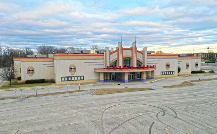 Pictures of Retail, Special Purpose property located at 951 E Lewis and Clark Pkwy, Clarksville, IN 47129 for sales - image #1