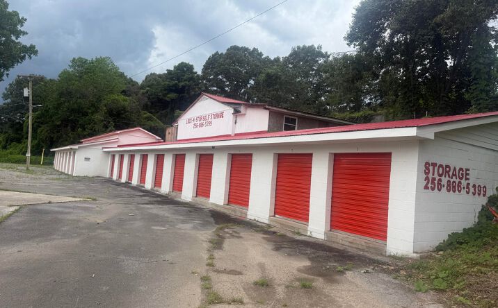 Pictures of Office, Mixed Use, Self Storage property located at 1090 Chisolm Avenue, Bridgeport, AL 35740 for sales - image #1