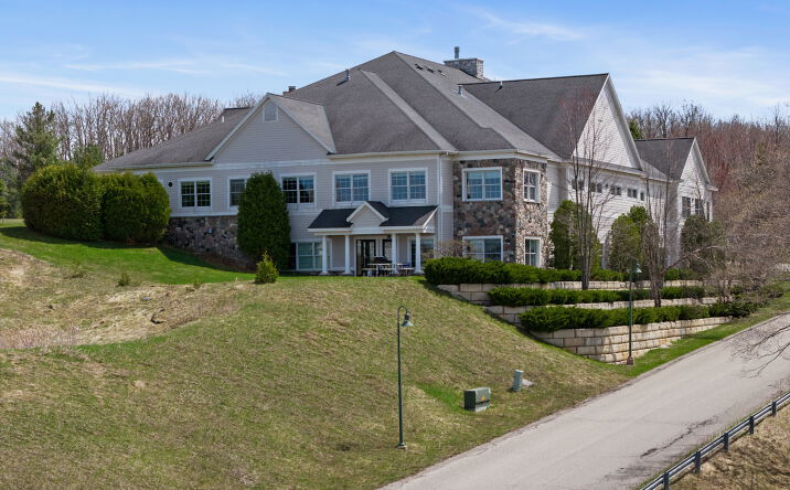 Pictures of Office property located at 4048 Cedar Bluff Drive, Petoskey, MI 49770 for sales - image #1