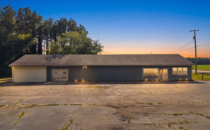 Pictures of Office, Mixed Use, Self Storage property located at 15242 General Puller Highway, Hardyville, VA 23070 for sales - image #1
