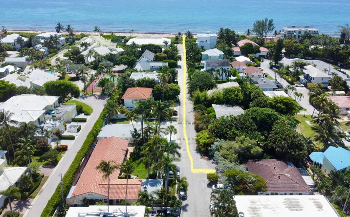 Pictures of Multifamily property located at 14 Tropical Drive, Ocean Ridge, FL 33435 for sales - image #1