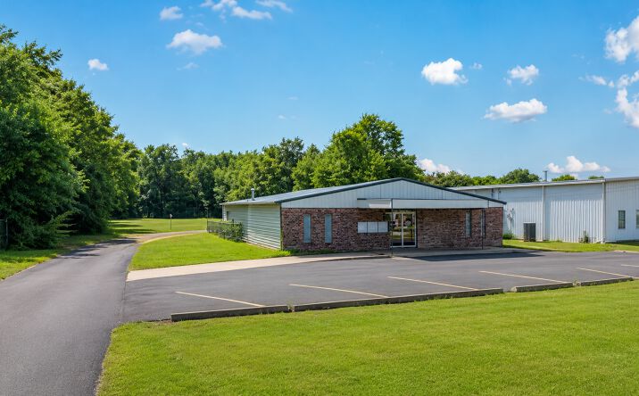 Pictures of Office property located at 1735 17th St NE, Paris, TX 75460 for sales - image #1