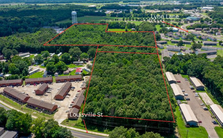 1208 LOUISVILLE ST, STARKVILLE