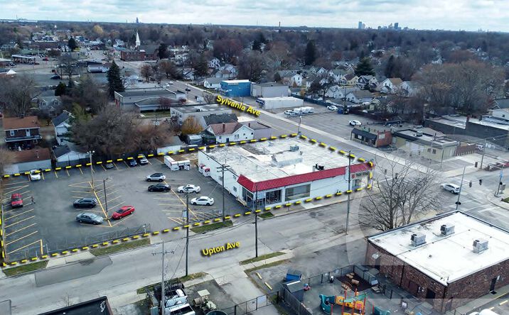 Pictures of Retail property located at 1856 W. Sylvania Avenue, Toledo, OH 43613 for sales - image #1