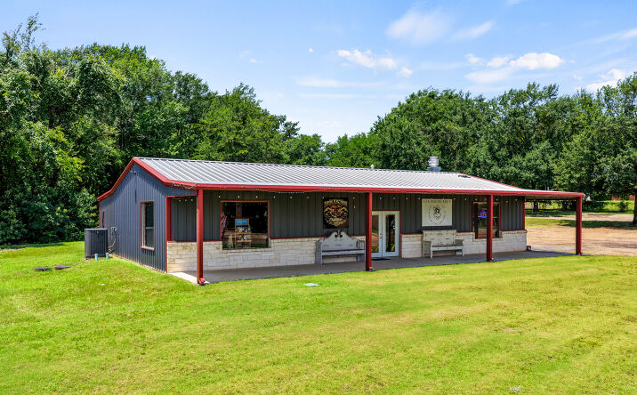 Pictures of Retail, Land property located at 220 Quitman Street, Pittsburg, TX 75686 for sales - image #1