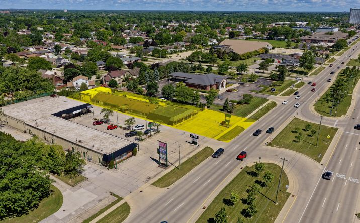Pictures of Retail property located at 17950 Fort Street, Riverview, MI 48193 for sales - image #1