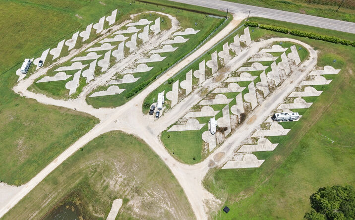 Pictures of Multifamily, Mobile Home Park property located at 309 Private Road 3190, Edna, TX 77957 for sales - image #1