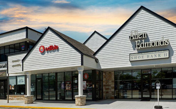 Pictures of Retail property located at 18900 West Bluemound Road, Brookfield, WI 53045 for sales - image #1