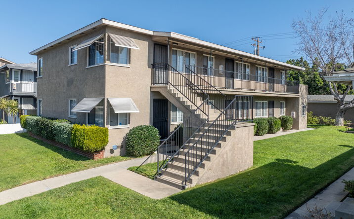 Pictures of Multifamily property located at 4336 North Lakewood Boulevard, Long Beach, CA 90808 for sales - image #1