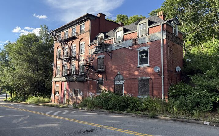 Pictures of Retail, Multifamily property located at 600 Oakwood Street, Pittsburgh, PA 15208 for sales - image #1