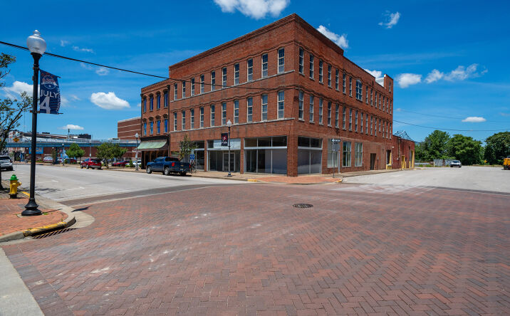 Pictures of Retail, Industrial property located at 321 E SECOND ST, OWENSBORO, KY 42303 for sales - image #1
