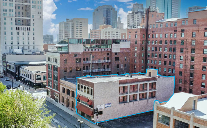 Pictures of Office, Mixed Use property located at 922 Oak St, KCMO, MO 64106, 317 E 9th St, KCMO, MO 64106 for sales - image #1