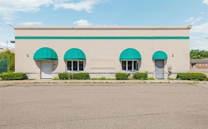 Pictures of Multifamily property located at 14211 W 11 MILE Road, Oak Park, MI 48237 for sales - image #1