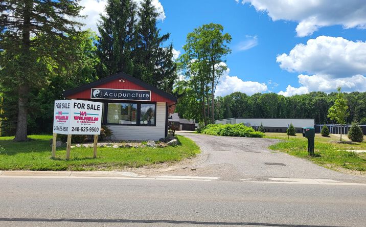 Pictures of Office, Mixed Use, Land, Retail property located at 9421 Dixie Highway, Clarkston, MI 48348 for sales - image #1