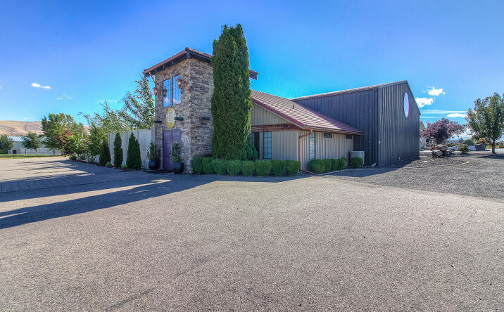 Pictures of Retail property located at 590 Merlot Dr, Prosser, WA 99350 for sales - image #1
