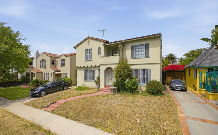 Pictures of Multifamily property located at 1259 S Orange Dr, Los Angeles, CA 90019 for sales - image #1