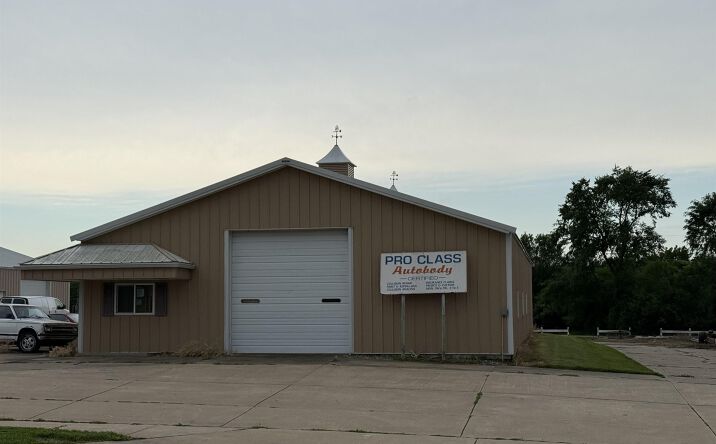 Pictures of Retail, Industrial property located at 1019 W GRANT Street, Macomb, IL 61455 for sales - image #1