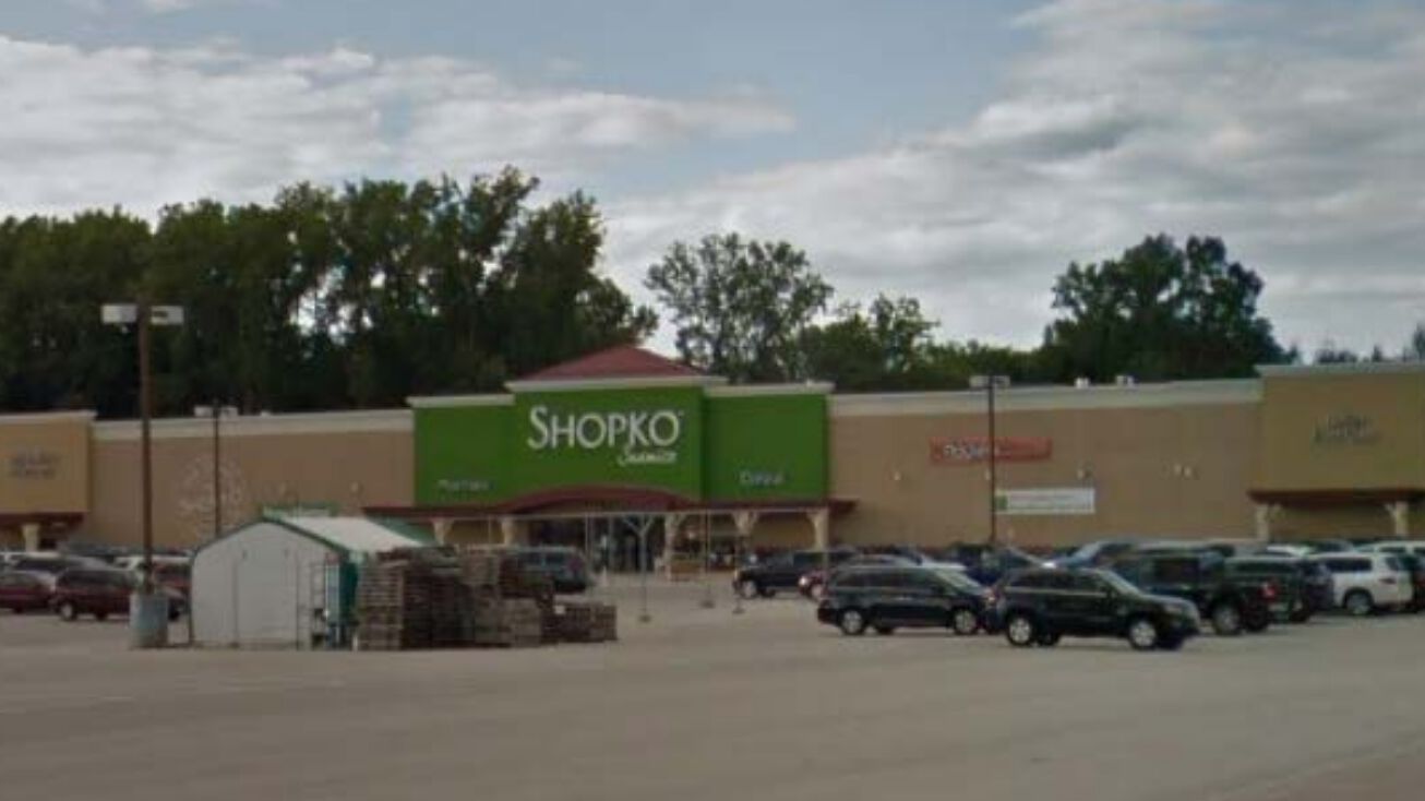 2320 Lineville Road, Suamico, WI 54313