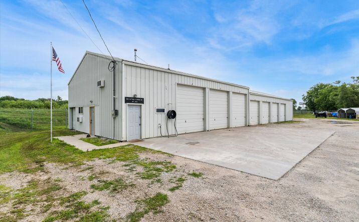 Pictures of Industrial property located at 711 9th Street W, Milan, IL 61264 for sales - image #1