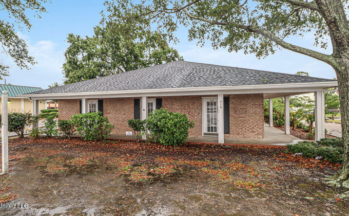 Pictures of Office property located at 416 E Pass Road, Gulfport, MS 39507 for sales - image #1