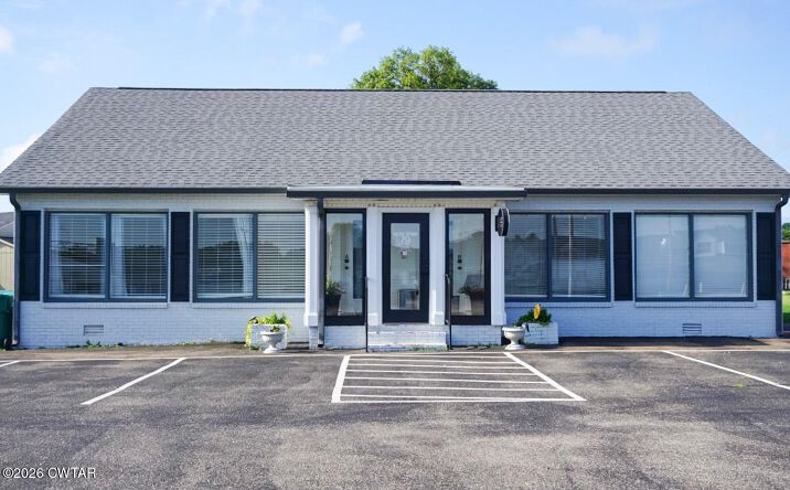 Pictures of Office property located at 79 Federal Drive, Jackson, TN 38305 for sales - image #1