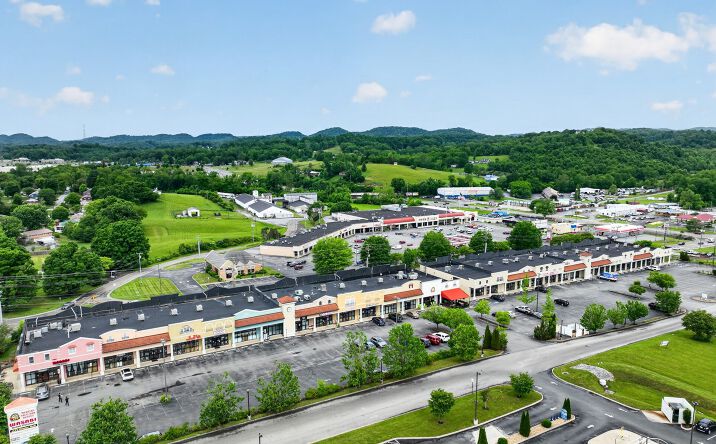 Pictures of Retail property located at 100 Linden Square Drive, Bristol, VA 24202 for sales - image #1