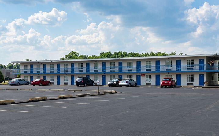 Pictures of Hospitality property located at 727 Joe Clifton Drive, Paducah, KY 42001 for sales - image #1