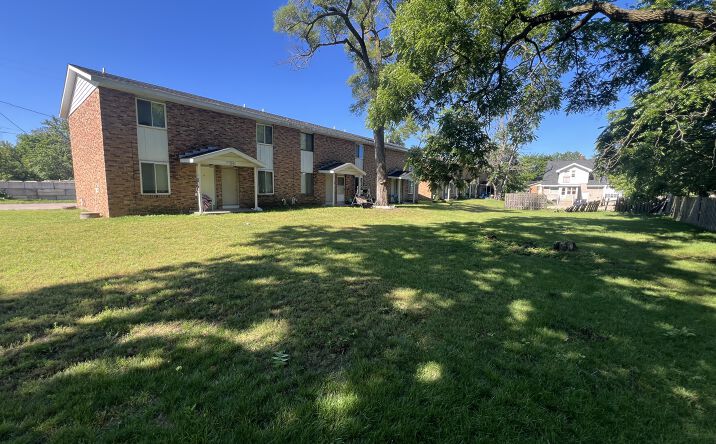 Pictures of Multifamily property located at 863 Lincoln Avenue, Holland, MI 49423 for sales - image #1