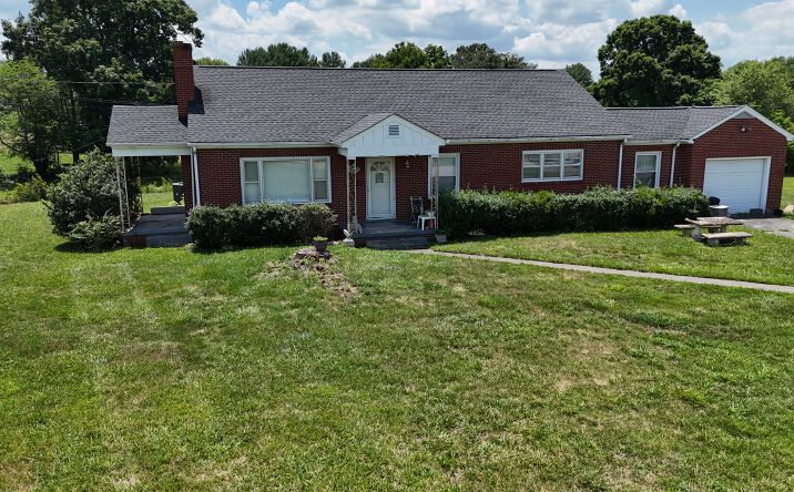 Pictures of Retail property located at 5207 North Roan Street, Gray, TN 37615 for sales - image #1