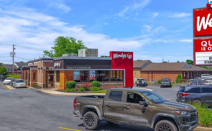Pictures of Retail property located at 1660 South Market Street, Elizabethtown, PA 17022 for sales - image #1