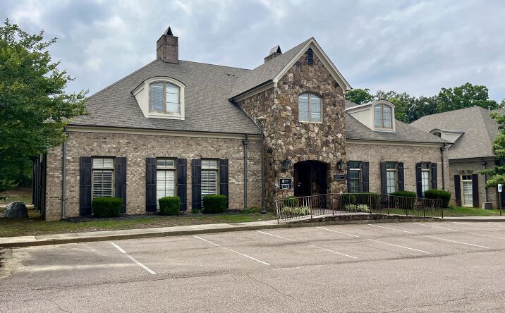 Pictures of Office property located at 3265 Sarazen Cir, F201, Memphis, TN 76513 for sales - image #1