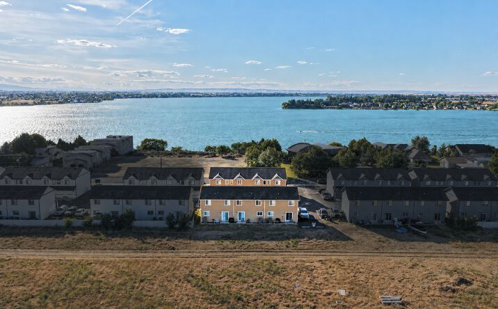 Pictures of Multifamily property located at 2729 West Marina Drive, Moses Lake, WA 98837 for sales - image #1