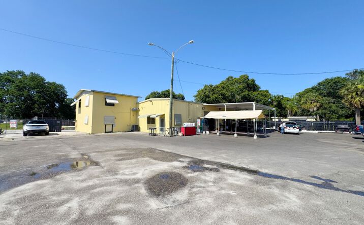 Pictures of Multifamily, Special Purpose, Industrial property located at 302 N 25th Street, Fort Pierce, FL 34947 for sales - image #1