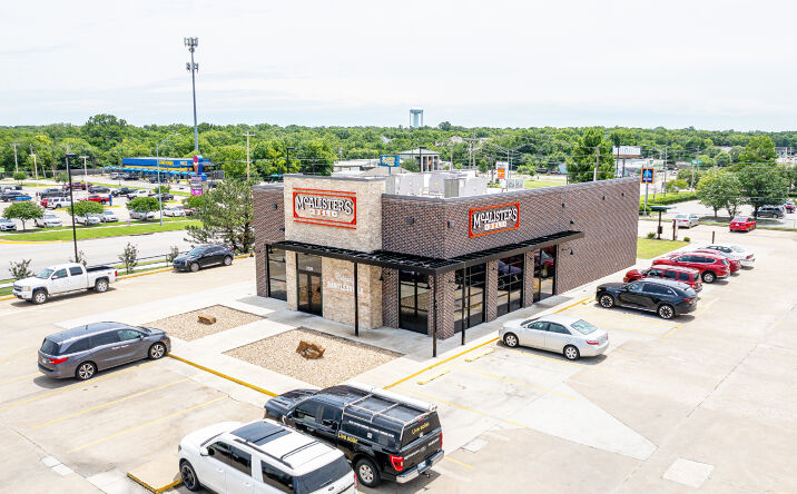 Pictures of Retail property located at 2539 SE Washington Blvd, Bartlesville, OK 74006 for sales - image #1